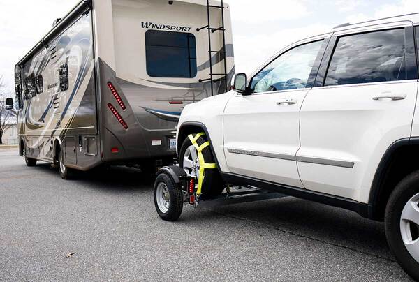 Towing a car with Dolly Tow bar