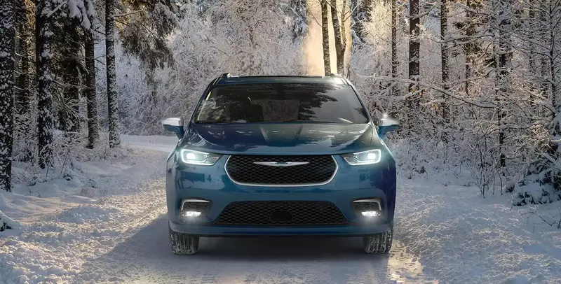 Chrysler Pacifica AWD in Snow Pictures