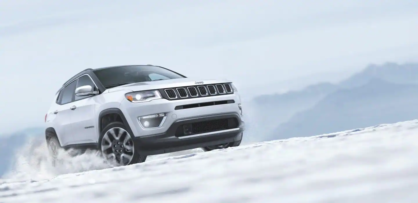 Jeep Grand Cherokee in Snow Pictures