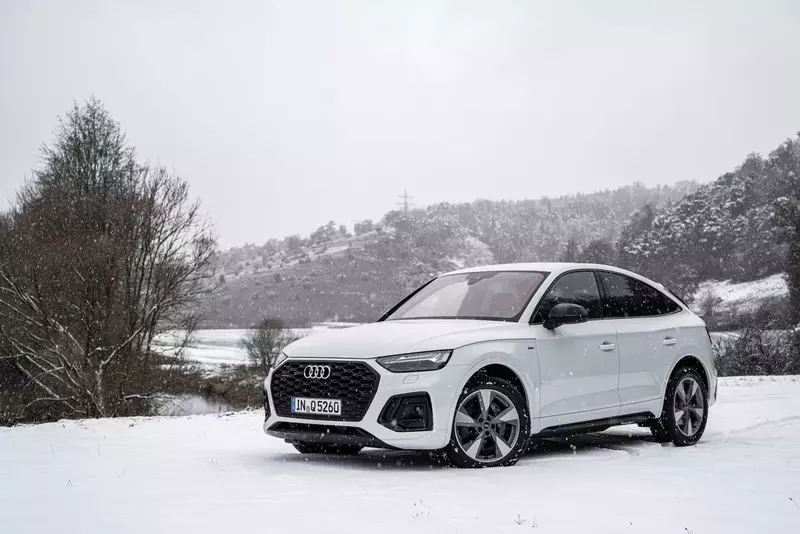 Audi Q5 For Snow Driving Pictures