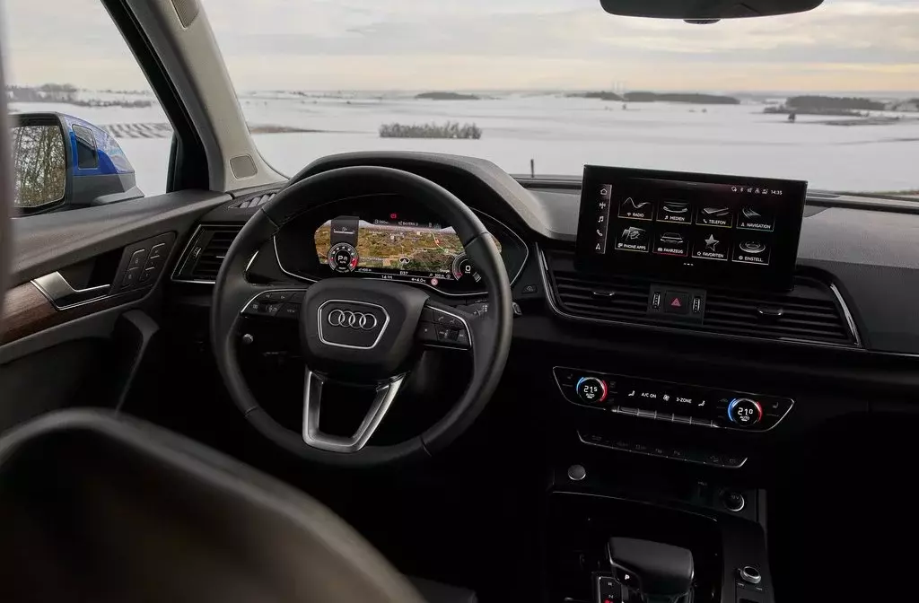 Audi Q5 Interior WIth Snow mode