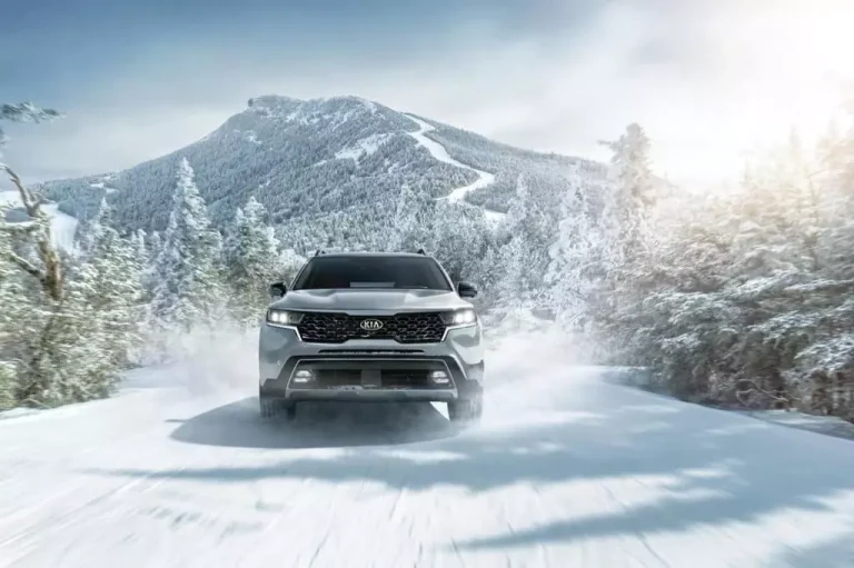 Kia Sorento in Snow and Winter Pictures