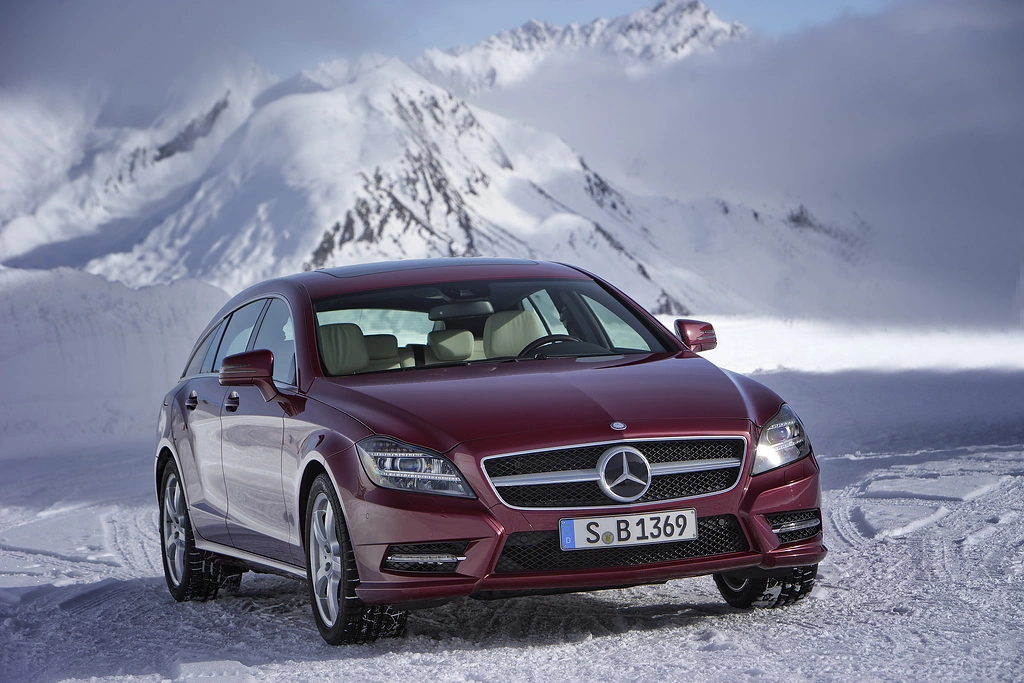 Mercedes CLS for Snow Driving Pictures