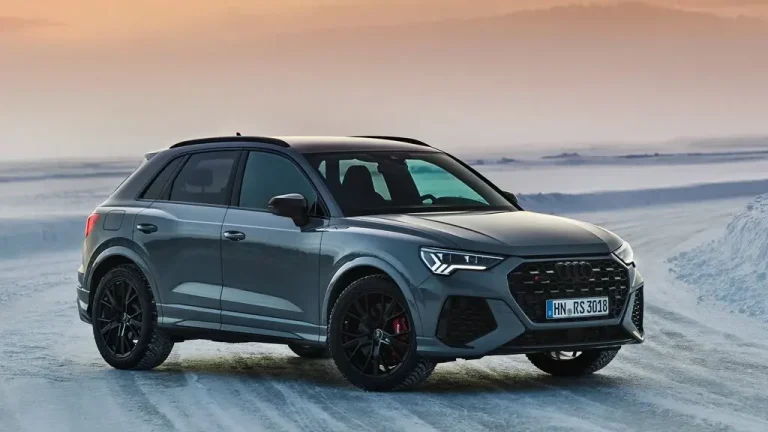 Audi Q3 in snow