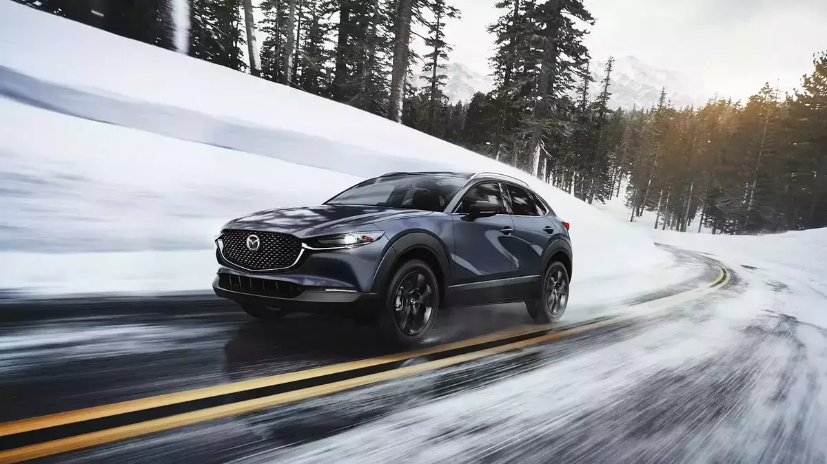Mazda CX-30 Driving in the Snow