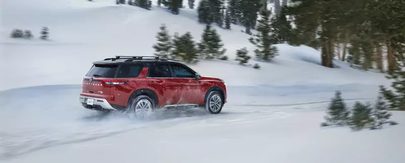 New Nissan Pathfinder Driving in Snow