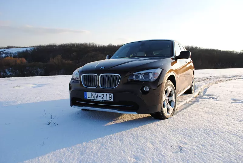 BMW X1 in snow