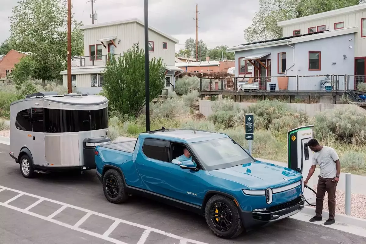 Rivian R1T EV Towing Capacity