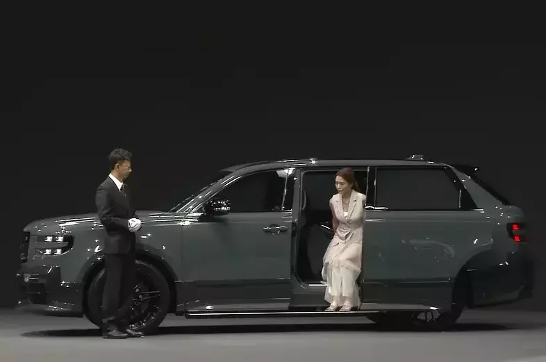 Toyota Century SUV with Sliding Door