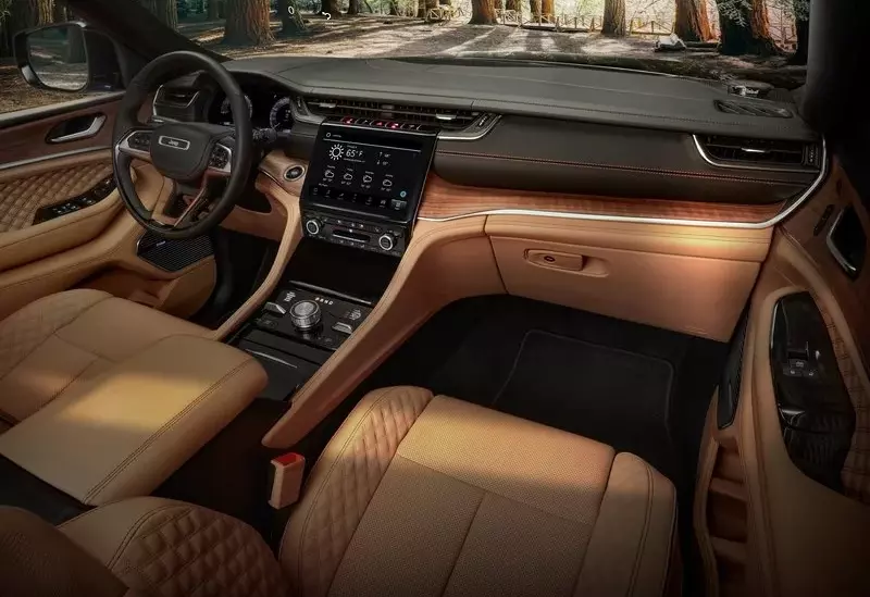 Jeep Grand Cherokee L Interior