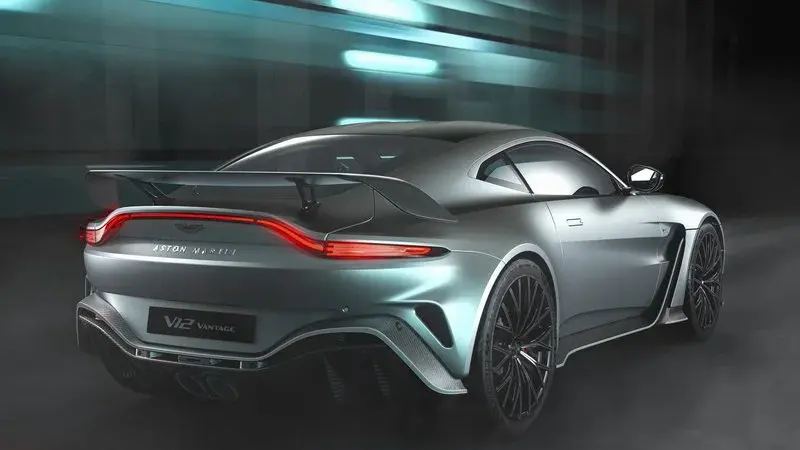 New Aston Martin V12 Vantage