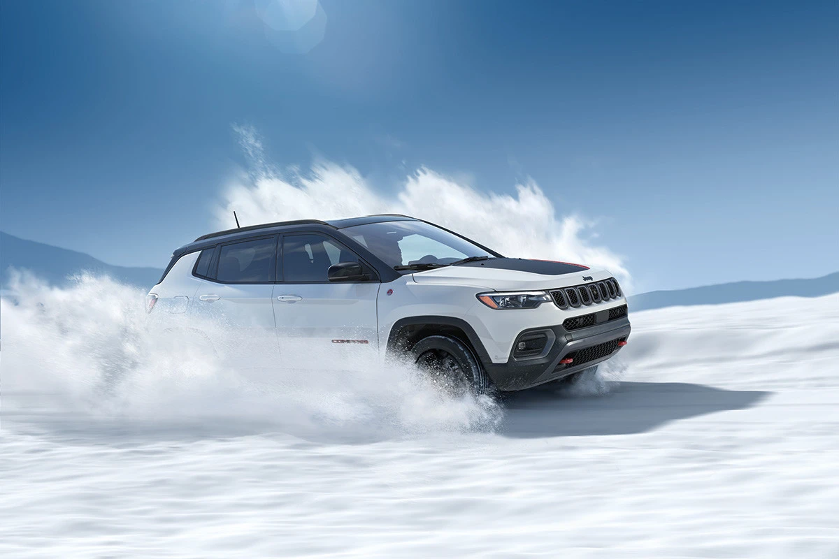 Jeep Compass 4x4 Drive in Snow