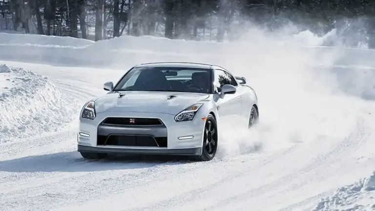 Nissan GT-R in Snow